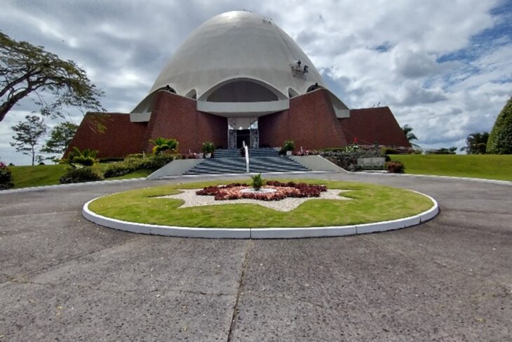 Visiting the Bahá’i Temple in Panama